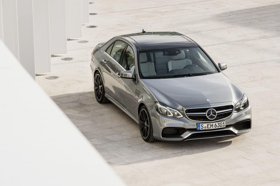  Mercedes-Benz E63 AMG 2013 года  (фото 7 из 17)